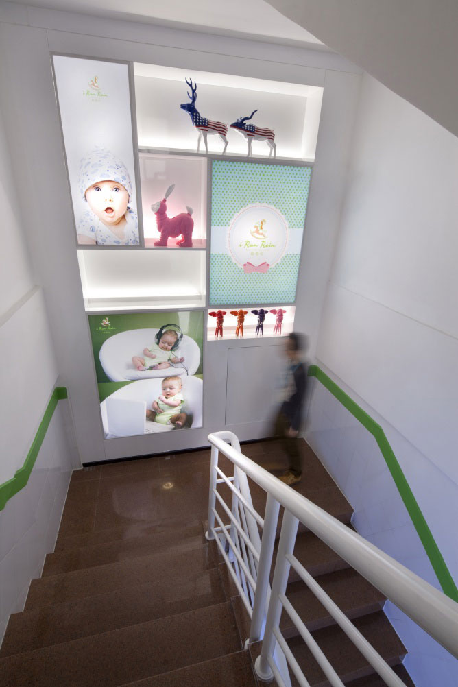 嬰童產(chǎn)品辦公空間樓梯設(shè)計效果圖