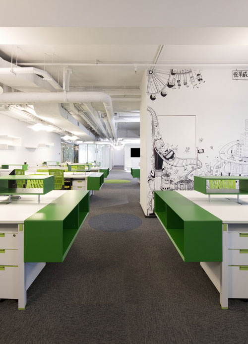 杭州服飾有限公司運(yùn)營中心辦公區(qū)域走道設(shè)計(jì)