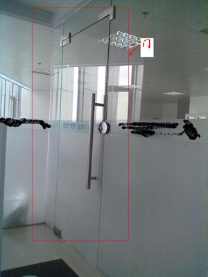 辦公室玻璃門開關(guān)時有聲音很刺耳,應(yīng)該如何怎么解決