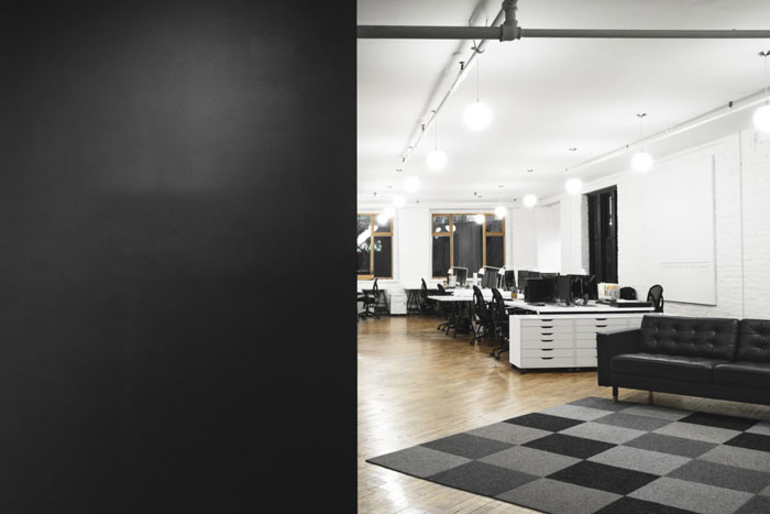 工業(yè)風(fēng)格辦公室進門區(qū)裝修設(shè)計效果圖