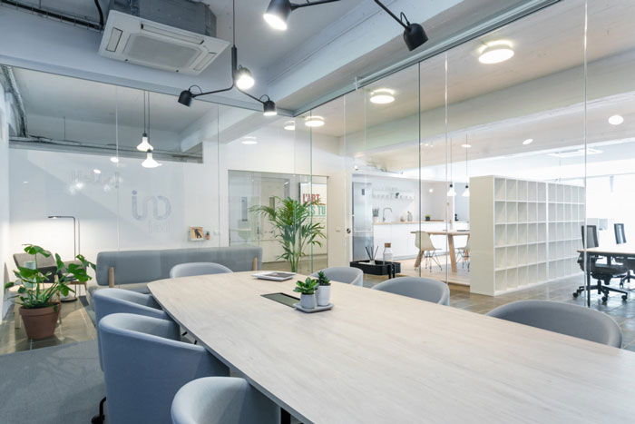 現(xiàn)代化辦公室會議室裝修設(shè)計效果圖