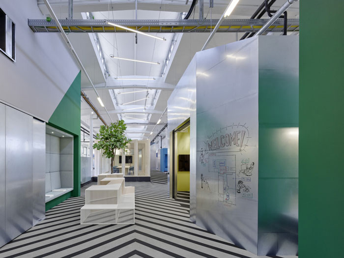 廠區(qū)辦公室進門區(qū)裝修設計效果圖