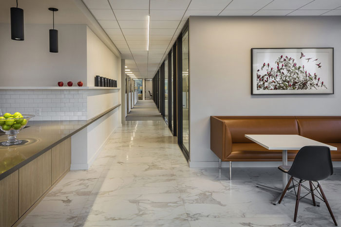 現(xiàn)代簡約辦公室過道裝修設計效果圖