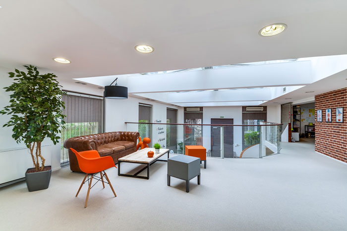 兩層550平方辦公室接待區(qū)裝修設計效果圖