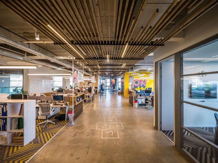 軟件公司辦公室辦公區(qū)裝修設計實景圖