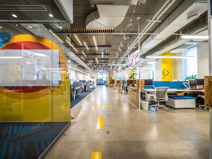 軟件公司辦公室辦公區(qū)裝修設計實景圖