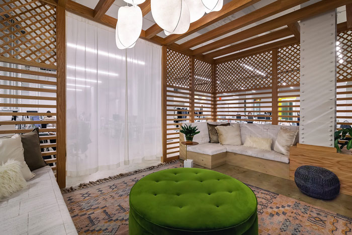 時尚辦公空間接待區(qū)裝修設(shè)計效果圖