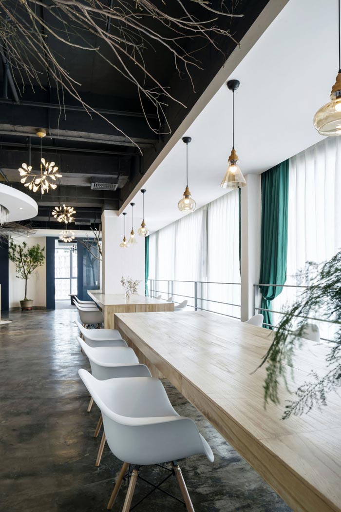 環(huán)保辦公室右側(cè)辦公區(qū)裝修設(shè)計效果圖