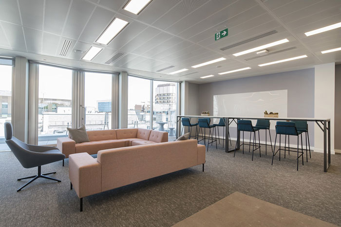 互聯(lián)網(wǎng)金融公司辦公室休息區(qū)裝修設計效果圖